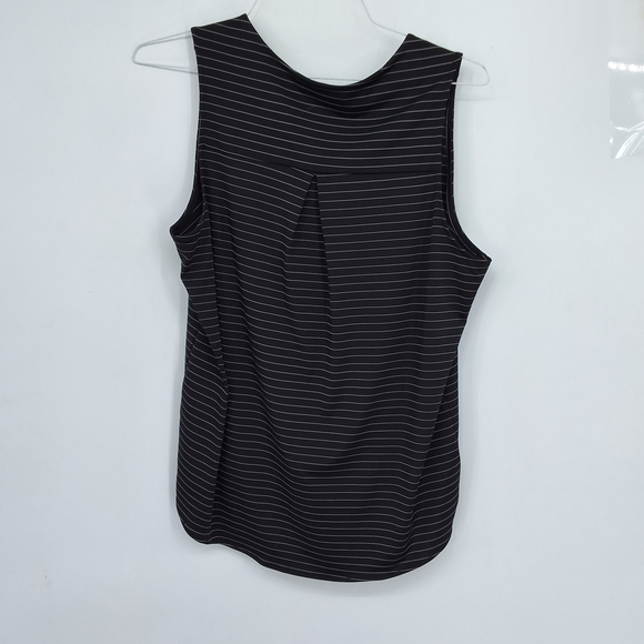 Banana Republic Large Sleeveless Black and White Top - Picture 4 of 5
